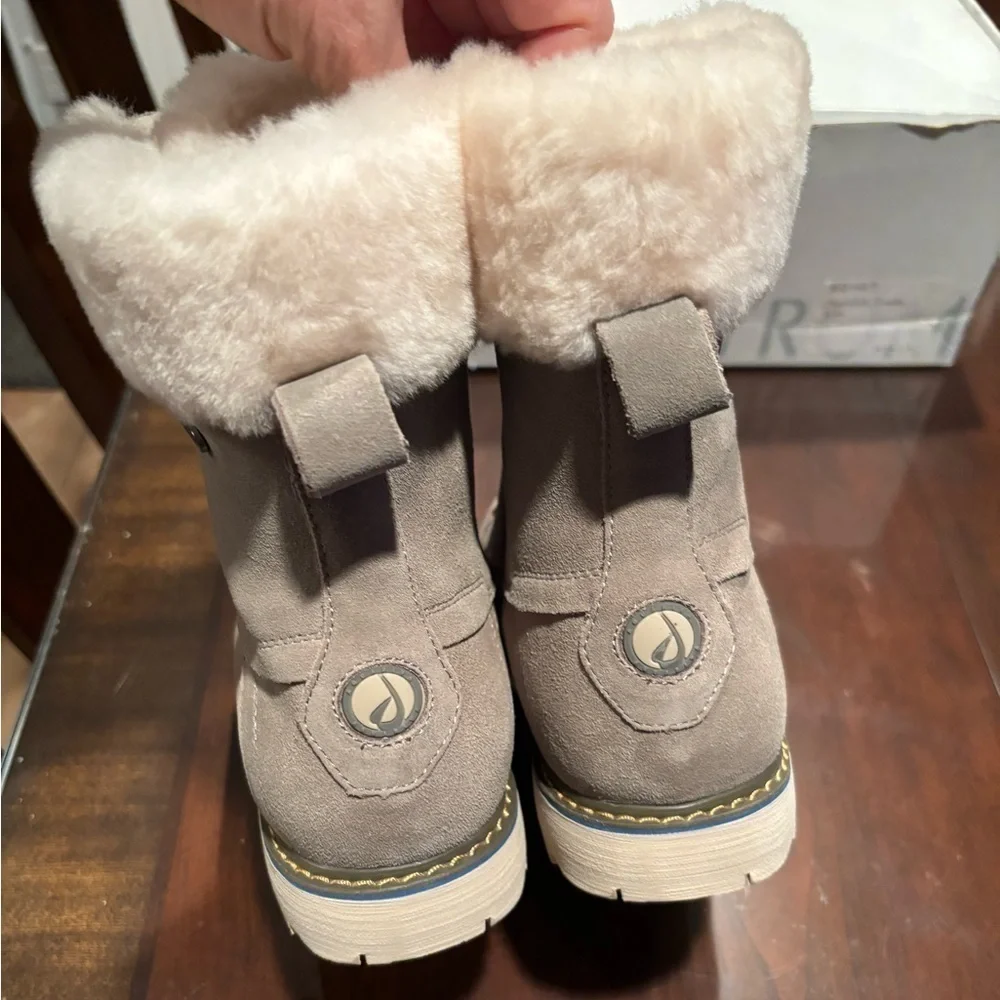 AQUA DIVA Dunedin Ice Grip sole Waterproof Snow boots size 9
